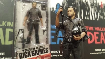 The Walking Dead - Figura de acción Woodbury Assault Rick Grimes - Serie 7 (siete) Foto 1 de 4