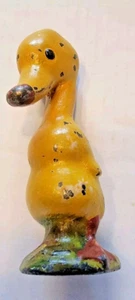 ANTIQUE HUBLEY CAST IRON Childs Doorstop YELLOW DUCK PAPERWEIGHT Metal - Picture 1 of 8