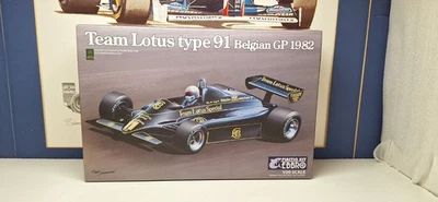 EBBRO / F1 - 1982 LOTUS TYPE 91   -  1/20 SCALE MODEL KIT  UNBUILT 019-5800 - Image 1 of 4