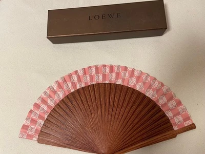 折叠 Sensu 风扇 未使用 Loewe Amazona Anagram 标志 棕色 白色 — 第 1/4 张图片