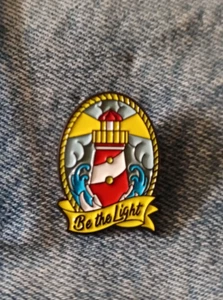 BE THE LIGHT- ENAMEL/ LAPEL PIN-UNBRANDED-NEXT DAY SHIPPING - Picture 1 of 2