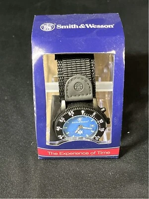 Reloj pulsera militar Smith & Wesson para hombre SWW-455-EMT esfera redonda negra Foto 1 de 4