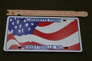 Lafayette Ford Fayetteville Carolina del Norte Matrícula Concesionario Refuerzo de plástico vintage - Imagen 1 de 2