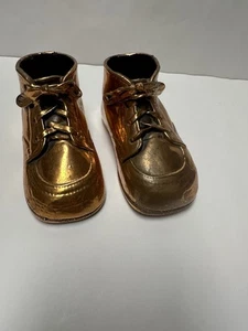 VINTAGE PAIR OF COPPER / BRONZE BABY SHOES - Picture 1 of 6