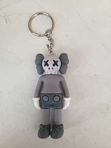 Kaws Keychain "3" Skull Figure Keychain - Foto 1 di 3