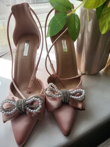 PRIMARK Midnight Pointed Satin Pink Bow Embellished Detail Heels - Size UK 7 - Picture 1 of 4