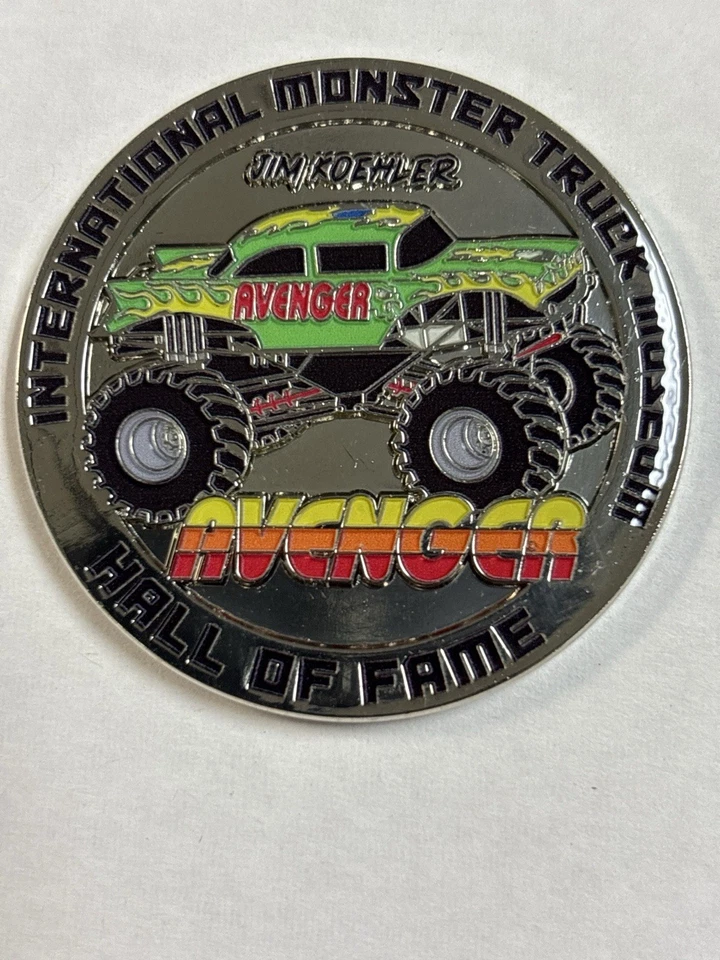 Moneda Salón de la Fama IMTM 2025 Jim Koehler, Avenger Team Scream Monster Truck Foto 1 de 1