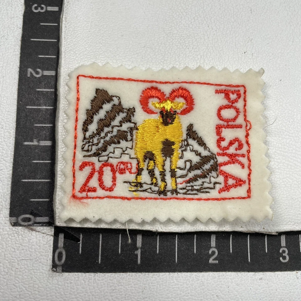 Parche de fieltro tema sello postal POLONIA POLSKA 20 GR de colección AMARILLO oveja muflán 00TM Foto 1 de 2