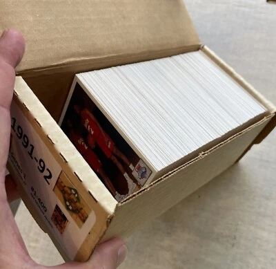 Juego completo de baloncesto de cubierta superior 1991-92 1-400- Michael Jordan Salón de la fama Mutombo RIP Foto 1 de 4