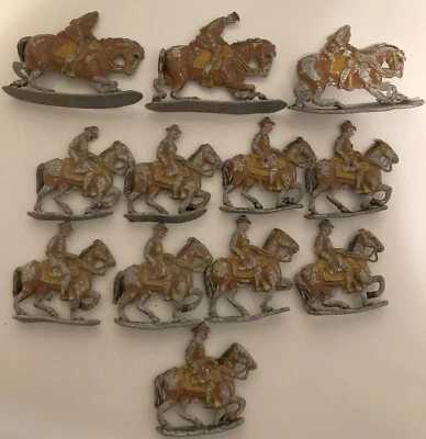 VINTAGE SOFT LEAD TOY SOLDIERS MOUNTED ON A HORSE SET OF 12 - Image 1 of 2