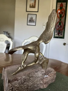Großer Messingguss Adler auf Ast Skulptur Vintage Vogel Statue - Bild 1 von 13