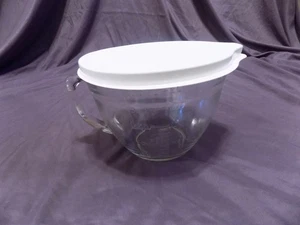 Pampered Chef Ciotola di misurazione a batteria 8 tazze con coperchio 6" H X 7,5" W - Foto 1 di 4