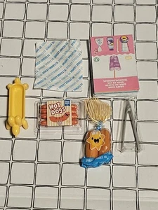 Mini comida MGA Miniverse Make It KETCHUP HOTDOG PERRO AMARILLO sin resina - Imagen 1 de 1