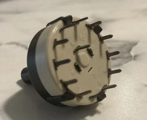 Lorlin-UK Mouser Rotary Switches ROT 2POL 2-6POS PC 6.35X17.5MM D-SHAFT - Picture 1 of 5