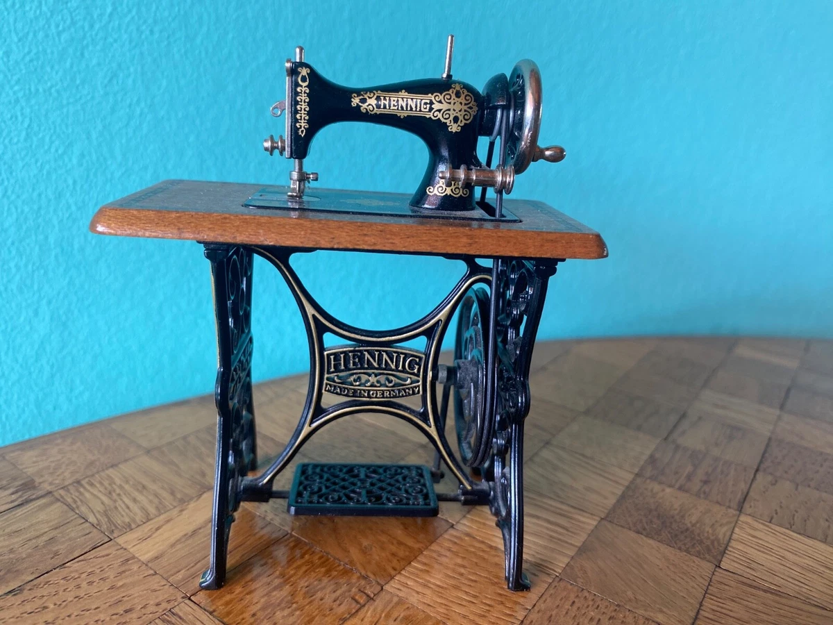 Vintage Mini-Nähmaschine Für Puppenhaus 1/12 – Holz & Legierung, 80 X 44 X 80 Mm, Deko Für Barbie-Häuser
