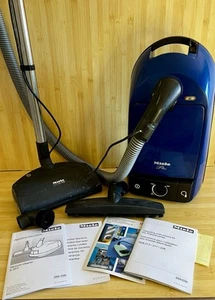 Miele Plus S251i azul con manguera eléctrica + cabezal eléctrico de piso + boquillas + manual - Imagen 1 de 13