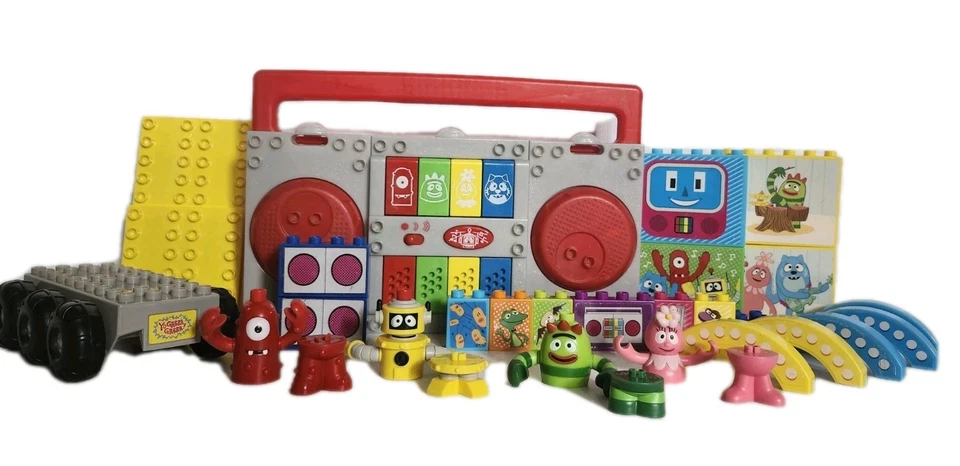 Yo Gabba Gabba Mega Bloks - DJ Lance Boom Box (85008) & Plex Tour Buggy (85006) - Image 1 of 4