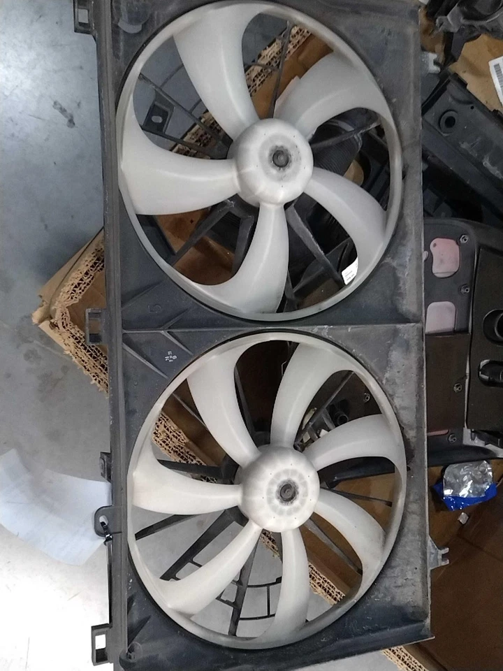 2010 Lexus IS250 Engine Cooling Fan Motor OEM 2.5L Silver 163K Miles Foto 1 de 4