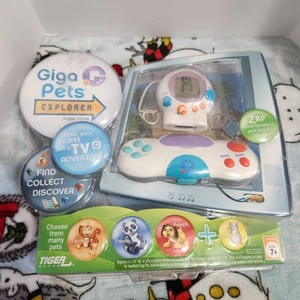 Hasbro Giga Pets Explorer TV Game Plug Play System Tiger New Sealed - Picture 1 of 4