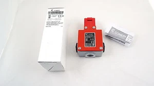 AUTOMATIZACIÓN DIRECTA COMEPI SCM2K40W03 SFTY SW LENGUA 90 GRADOS 3 N.C. NUEVO EN CAJA - Imagen 1 de 3