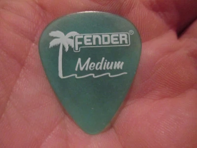 25 FENDER GUITAR PICKS - CALIFORNIA CLEAR 351 TYPE IN SURF GREEN - MEDIUM - Image 1 of 3
