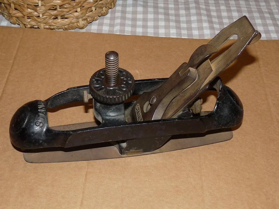 Vintage STANLEY VICTOR # 20 ADJUSTABLE COMPASS WOODPLANE SWEETHEART - Image 1 of 4