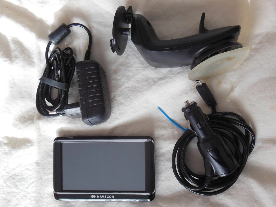 NAVIGON 40 PREMIUM - Navi und telefonieren - RUSSLAND - Bild 1 von 4