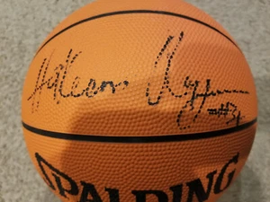 Hakeem Olajuwon Autographed Basketball Houston Rockets - Picture 1 of 3