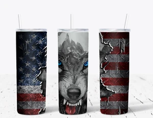 * WOLF AMERIKANISCHE FLAGGE Individueller Becher 20 Unzen Edelstahldeckel & Strohhalm - Bild 1 von 2