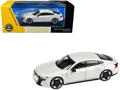 Coche modelo diecast Audi E-tron GT RS Ibis blanco metálico 1/64 de Paragon Models Foto 1 de 2