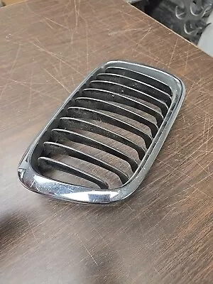 BMW Serie 5 E39 528i 1997-2000 parrilla OEM 51 13 8 159 624 0 Foto 1 de 4