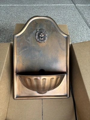 Fonte de parede Smith & Hawken Courtyard cobre. - Imagem 1 de 4