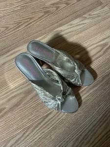 Lily Pulitzer Gold Heels - Picture 1 of 3