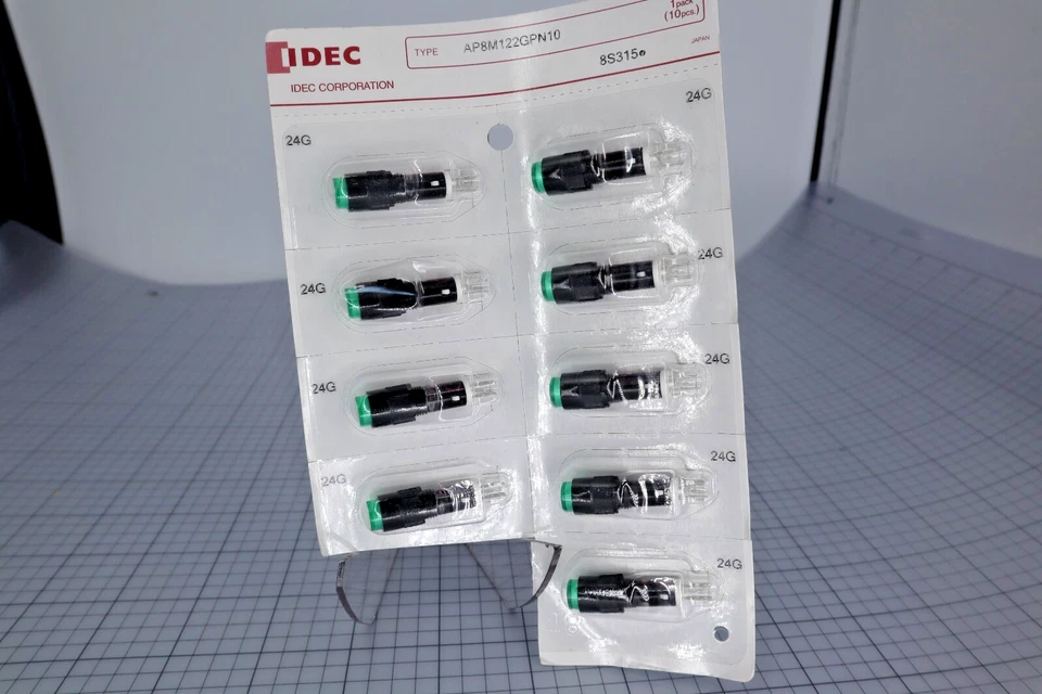 *New in Box* *Single* IDEC Corporation AP8M122-G AP8M122GPN10 - Image 1 of 1