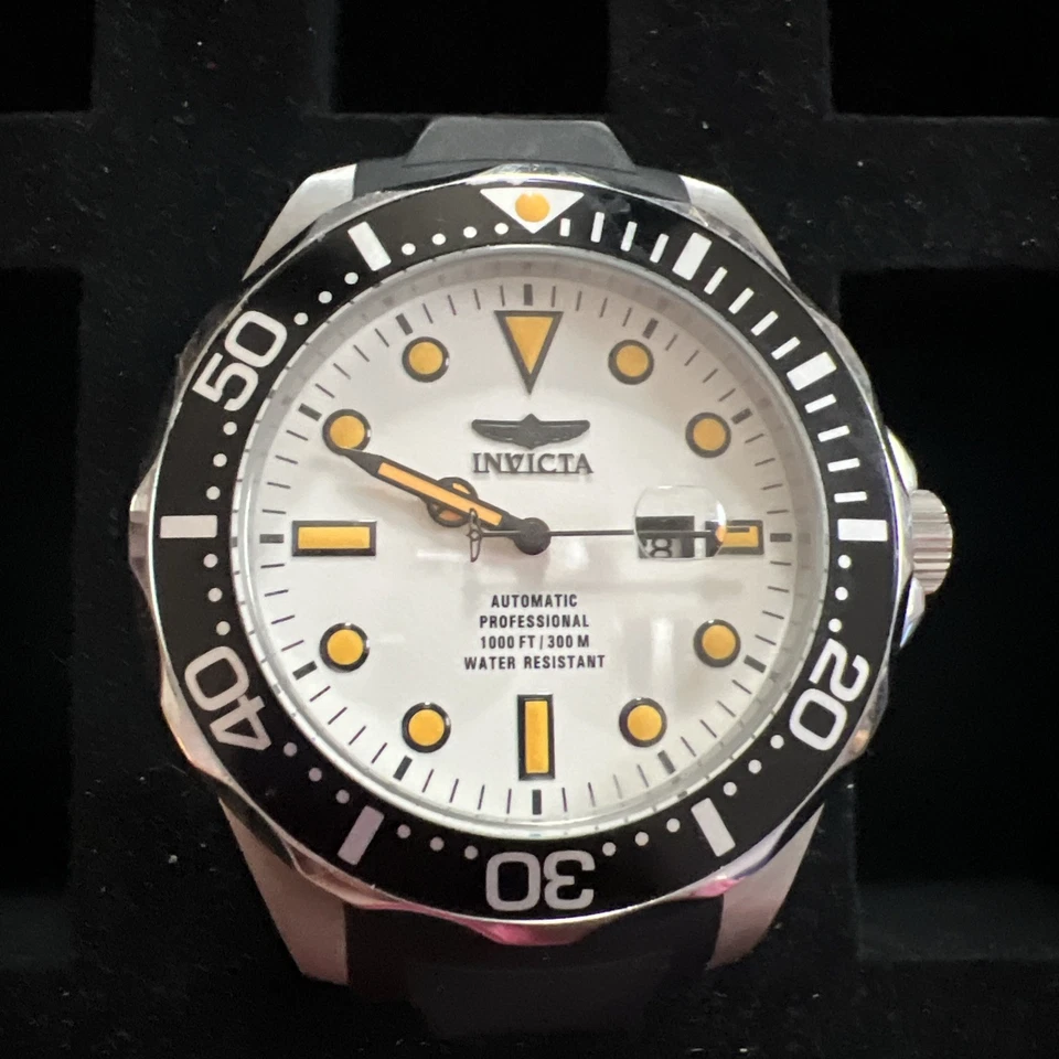 Reloj de cuarzo para hombre Invicta Mega Pro Diver 60 mm GRANDE esfera blanca Lume 48030 Foto 1 de 2