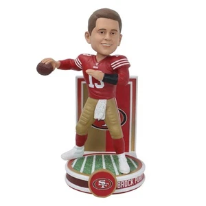 Brock Purdy (San Francisco 49ers) Banner Series NFL Bobblehead - Imagen 1 de 1