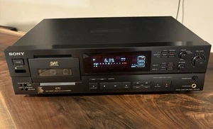 Sony DTC-670 Professional DAT Recorder Tape Deck. Tested, Working Order - Afbeelding 1 van 12