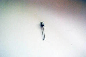 VINTAGE LF 1/32A 125v can fuse PC mount TO-17 case - Picture 1 of 1