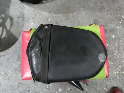 2006-2007 SUZUKI GSXR 600 GSXR 750 OEM PASSENGER SEAT PILLON DAMAGED Foto 1 de 4