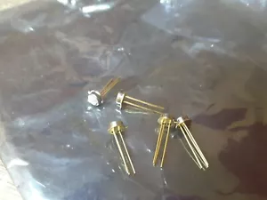 (5pcs) LT1029CH LINEAR TECH GOLD IC BANDGAP REFERENCE 5V TO-46-3 NEW RARE $15 - Picture 1 of 1