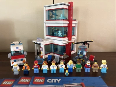 Lego City Hospital 60204 Retired 100% Complete ~Excellent Condition~ - Image 1 of 4