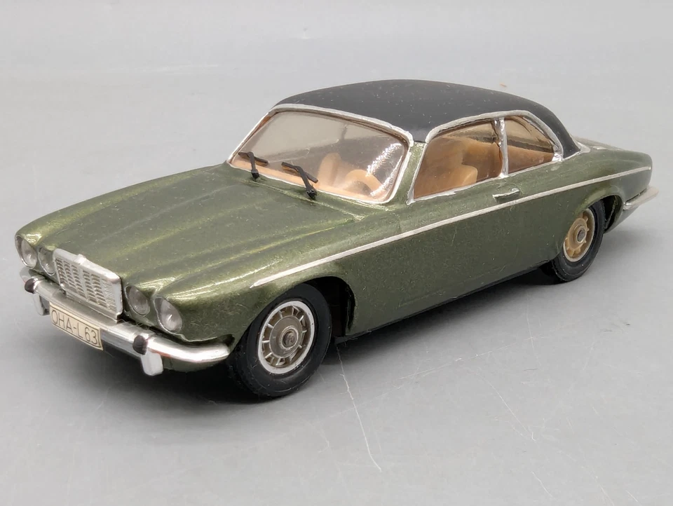 Modellautos 1:43 Solido 96 Jaguar XJ 12 - Bild 1 von 4