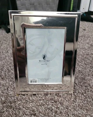 Marco de fotos Waterford plateado a prueba de deslustre nuevo sin etiquetas EE. UU. 3,5 X 5 pedestal  Foto 1 de 4