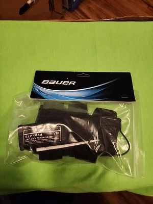 Bauer Ice Hockey Garter Belt, Hold Up Socks, YOUTH S/M, Waist Size 20-23" - Image 1 of 4