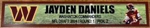 JAYDEN DANIELS / WASHINGTON COMMANDERS VOLLFARBIGES NAMENSSCHILD - Bild 1 von 1