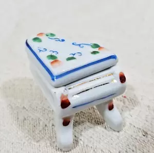CAJA BARATIJA PIANO MINIATURA DE PORCELANA DE COLECCIÓN PINTADA A MANO DE 2,25" OCUPADA JAPÓN - Imagen 1 de 16