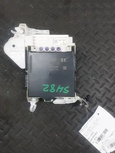 Toyota Camry Multiplex Module 2018-2019: 89221-33D60 - Imagen 1 de 12
