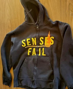 SENSES FAIL schwarzes Sweatshirt Hoodie mit Reißverschluss vorne Gr. M durchgeschlagene Bündchen - Bild 1 von 6