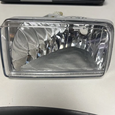 2007 - 2011 Chevrolet Silverado Avalanche Suburban Tahoe  Left Fog Lamp NEW - Image 1 of 4
