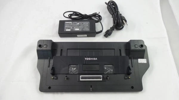 Toshiba Advanced Port Replicator III - VGA/USB/DVI/Ethernet (PA3314U-1PRP) Foto 1 de 2